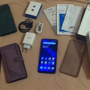 Продам смартфон Tecno POVA 3 у чудовому  стані