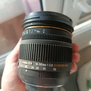 Об'єктив Sigma 18–50mm f/2.8 EX DC Macro HSM під Nikon f