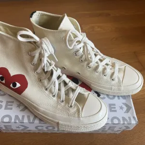 Кеди  Converse x Comme Des Garcons PLAY  Жіночі 41.5 Розмір