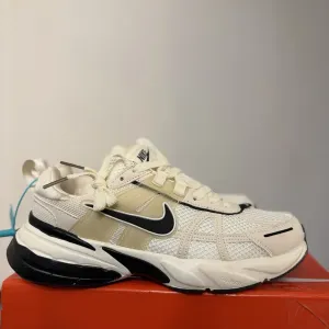 кросівки Nike V2k Runttek Beige Classic 43-44/26.5-27см