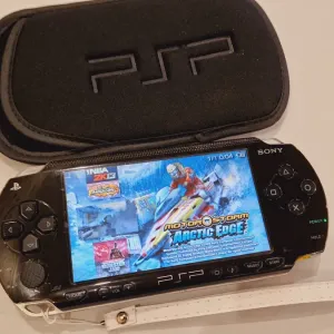 PSP Sony 32гиг 70игр+ чехол!