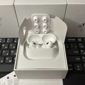 Навушники Apple AirPods Pro 2 з шумоподавленням