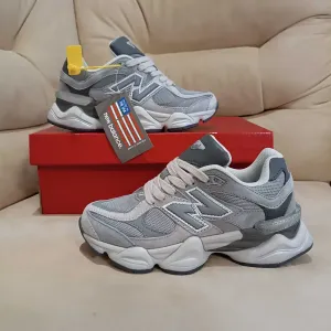 Жіночі кросівки New Balance 9060