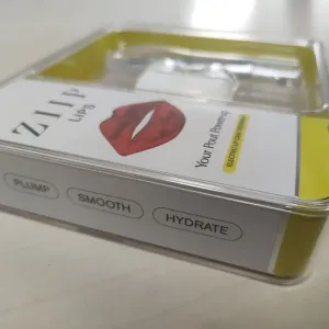 Мікрострумовий пристрій для губ та обличчя ZIIP LIPS / Your Pout Power-up Original