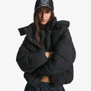 Водонепроникна стьобана куртка Bershka чорного кольору з капюшоном