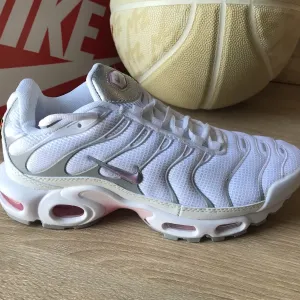 Nike Air Max Plus TN  Premium біло-рожеві, бело-розовые 37-40 в наявності
