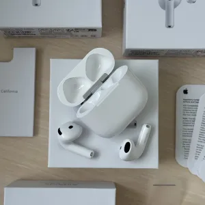 Нові навушники AirPods 4 ANC (Шумоподавлення, адаптивний режим)