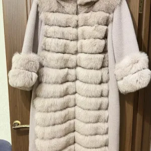 Пальто з хутром песця