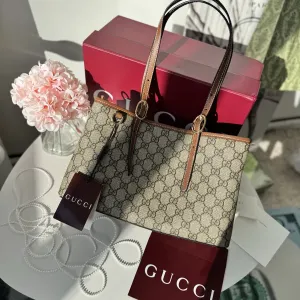 Сумка Gucci Emblem medium tote bag, жіноча сумка гучі тоут емблем, шкіряна сумка