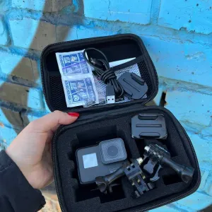 Екшн-камера GoPro Hero 5 з усім необхідним для зйомки