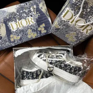 Жіночі кеди Dior