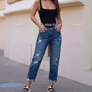Джинсы ZARA стильные  !