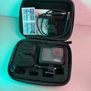 Екшн-камера GoPro Hero 7 silver з усім необхідним для зйомки