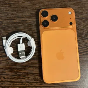 iphone Xr в корпусі 17 pro
