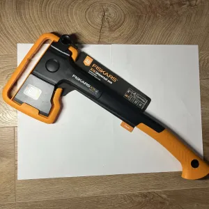 Сокира-колун Fiskars X18