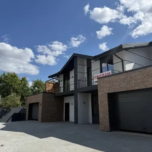 Продаж! Дуплекс 167 м² Ірпінь Центр Газ Гараж 3 сотки Тераси 60 м² міські комунікаціі є відеоогляд