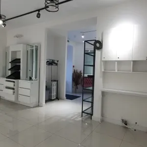 Приміщення 100 м2 з ОРЕНДАРЯМИ