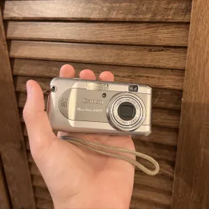 Вінтажний цифровий фотоапарат Canon PowerShot A420 / Y2K / гарний стан