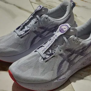 Оригінал 100% чоловічі кросівки asics novablast 5  eur 48