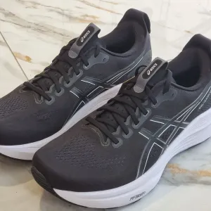 Оригінал 100% чоловічі кросівки asics gel kayano 32  euro 45