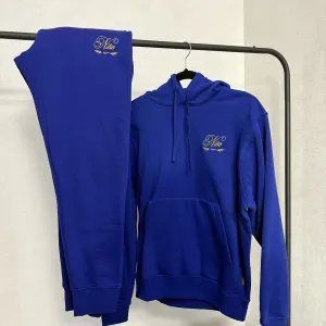 Костюм Nike Sportwear Club Fleece Оригінал S розмір HQ2476-455 HQ2470-455