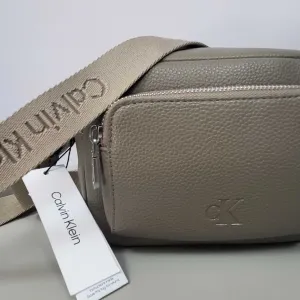 Кросбоді Calvin Klein,  Оригінал,  нова.