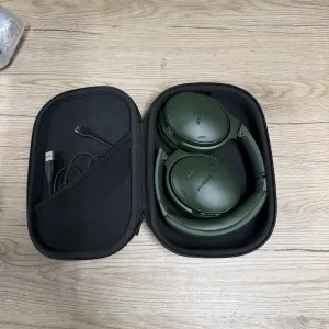 Bose QuietComfort (2024) оригінал, стан відмінний