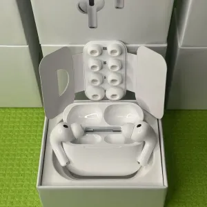 Нові навушники Apple AirPods Pro 3