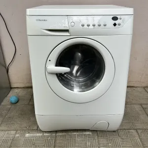 Стиральная машина Electrolux 7 кг.EWN1030.Гарантия!