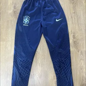 Спортивні штани Nike Brazil M