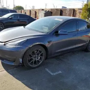 Електромобіль Tesla Model 3 Long Range 2022 року з США