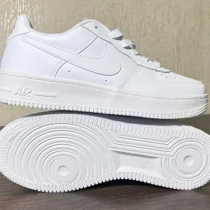 НОВЫЕ! Кроссовки Nike Air Force 1 White, белые, мужские, 42, 43, 44, 45, 46, натуральная кожа, весна, лето, осень, повседневные.