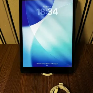 Apple Ipad 8 Gen. 32 Gb. WiFi.  IOS 26.