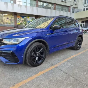 Продаю Volkswagen Tiguan 2021 FL R-Line 2.0 TDI DSG, 4-motion 249 тис. Перший, господар, з салону. ТО - фірмовий сервіс. Без ДТП, стан - ідеал.