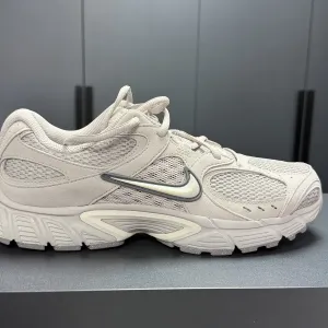 Оригінал 100% кросівки Nike V5 Rnr (II6292-201) /25см//25,5см/26см/26,5см/27,5см/28,5см/29см/