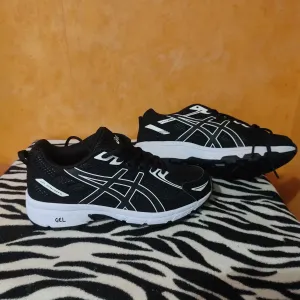 Орігінал (жіночі/чоловічі) ASICS GEL Venture 6 чорні / 38 р. (24 см)