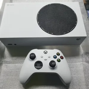 Игровая приставка Xbox Series S 512 GB  Гарантия 3 мес.(магазин)