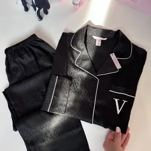Чорна піжама Victoria’s Secret