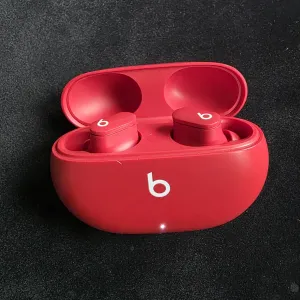 Бездротові навушники Beats Studio Buds (Beats Red)