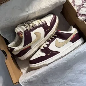 Nike Dunk Low LX White Maroon жіночі кросівки найк данк бордові