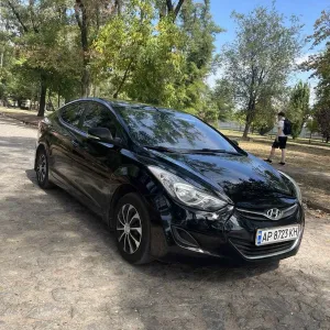В продаже Hyundai Elantra 2013