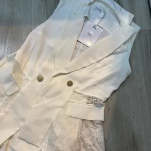 Продам костюм Dior