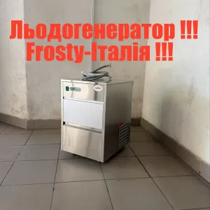 Льодогенератор Професійний з підключкою до води Професійний Frosty-Італія