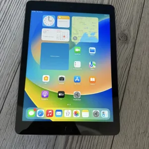 IPad 5th 2017 9.7 32Gb  Space Grey Wfi