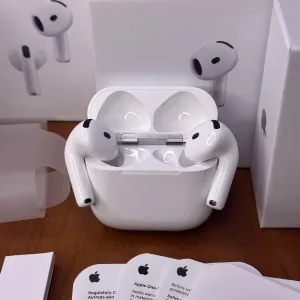 Навушники Apple Airpods 4 ANC з активним шумопоглинанням