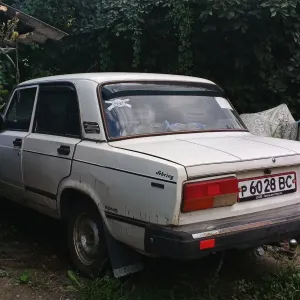 Продам ВАЗ-2107 (Газ/Бензин, переварена, гарна музика + гора запчастин)