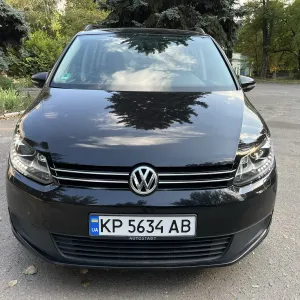 У продажі Volkswagen Turan 2014 року