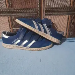 Кросівки Adidas Frankfurt City series розмір 42.5