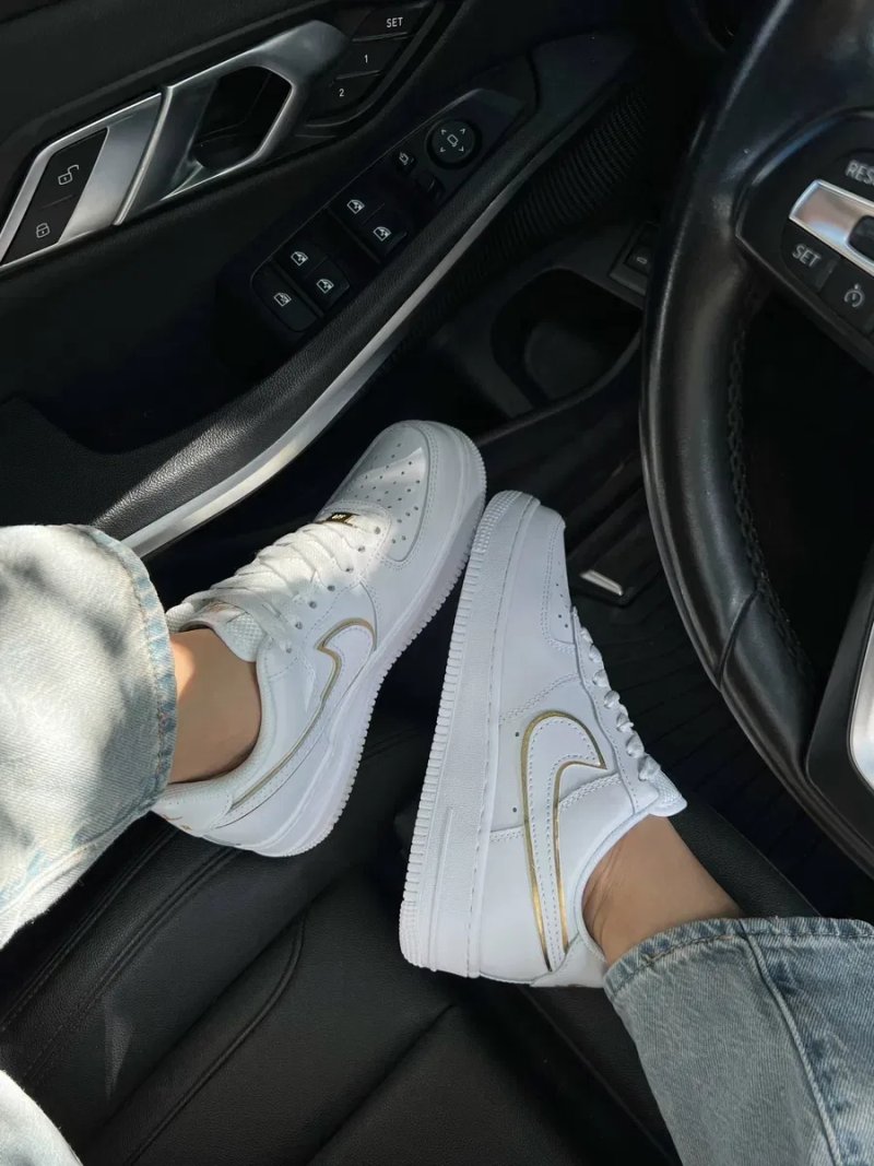 ТОП ПРОДАЖ! Nike Air Force 1 07 Essential White Gold 36 37 38 39 40 41 найк аір форс білі золоте лого — фото 5