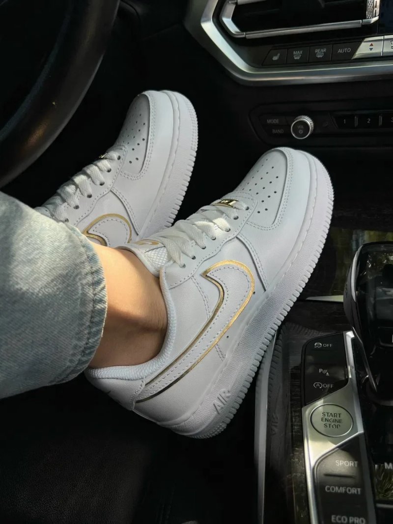 ТОП ПРОДАЖ! Nike Air Force 1 07 Essential White Gold 36 37 38 39 40 41 найк аір форс білі золоте лого — фото 6